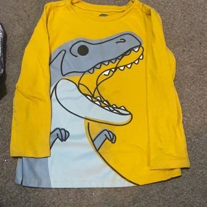 5T old navy long sleeve shirt , perfect condition